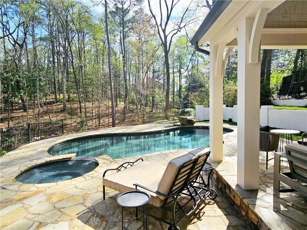 5115 Long Island Drive, Sandy Springs, Georgia 30327, 6 Bedrooms Bedrooms, ,6 BathroomsBathrooms,Residential,Sold,5115 Long Island Drive,7193314