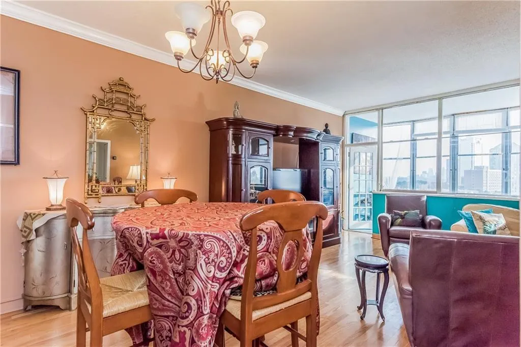 3060 Pharr Court N Unit 807, Atlanta, Georgia 30305, 2 Bedrooms Bedrooms, ,1 BathroomBathrooms,Residential,Sold,3060 Pharr Court N Unit 807,5903436