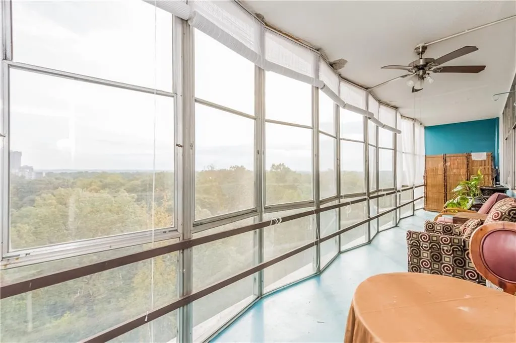 3060 Pharr Court N Unit 807, Atlanta, Georgia 30305, 2 Bedrooms Bedrooms, ,1 BathroomBathrooms,Residential,Sold,3060 Pharr Court N Unit 807,5903436