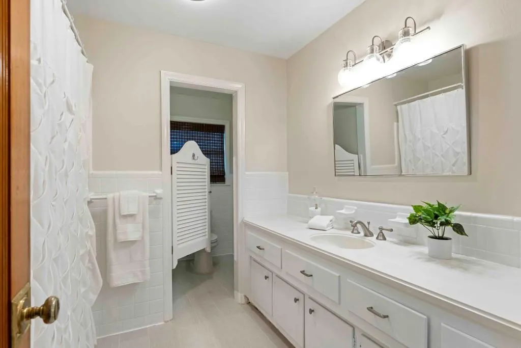 75 Wyndham Drive, Sandy Springs, Georgia 30328, 4 Bedrooms Bedrooms, ,3 BathroomsBathrooms,Residential,Sold,75 Wyndham Drive,6944137