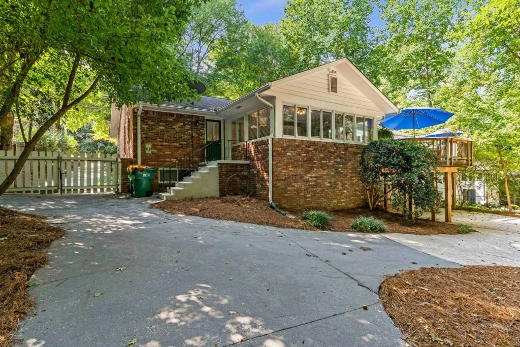 75 Wyndham Drive, Sandy Springs, Georgia 30328, 4 Bedrooms Bedrooms, ,3 BathroomsBathrooms,Residential,Sold,75 Wyndham Drive,6944137