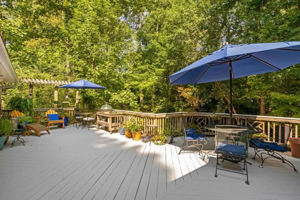 75 Wyndham Drive, Sandy Springs, Georgia 30328, 4 Bedrooms Bedrooms, ,3 BathroomsBathrooms,Residential,Sold,75 Wyndham Drive,6944137