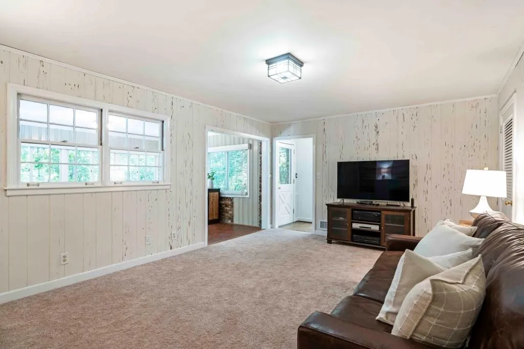 75 Wyndham Drive, Sandy Springs, Georgia 30328, 4 Bedrooms Bedrooms, ,3 BathroomsBathrooms,Residential,Sold,75 Wyndham Drive,6944137