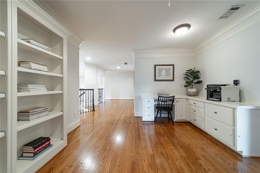 7882 Stratford Lane, Sandy Springs, Georgia 30350, 5 Bedrooms Bedrooms, ,5 BathroomsBathrooms,Residential,Sold,7882 Stratford Lane,7259359