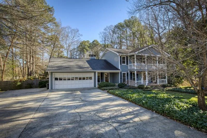 205 Stone Mill Trail, Sandy Springs, Georgia 30328, 4 Bedrooms Bedrooms, ,4 BathroomsBathrooms,Residential,Sold,205 Stone Mill Trail,6739888