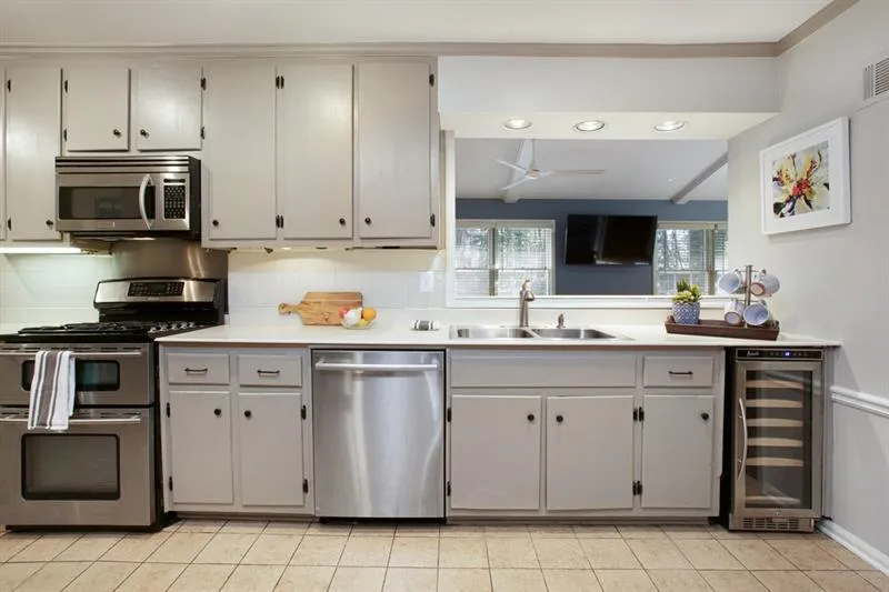 205 Stone Mill Trail, Sandy Springs, Georgia 30328, 4 Bedrooms Bedrooms, ,4 BathroomsBathrooms,Residential,Sold,205 Stone Mill Trail,6739888