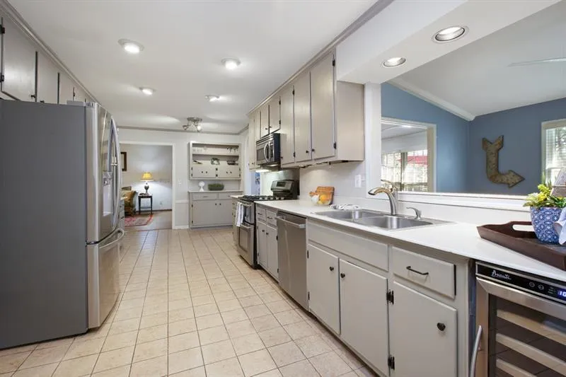 205 Stone Mill Trail, Sandy Springs, Georgia 30328, 4 Bedrooms Bedrooms, ,4 BathroomsBathrooms,Residential,Sold,205 Stone Mill Trail,6739888