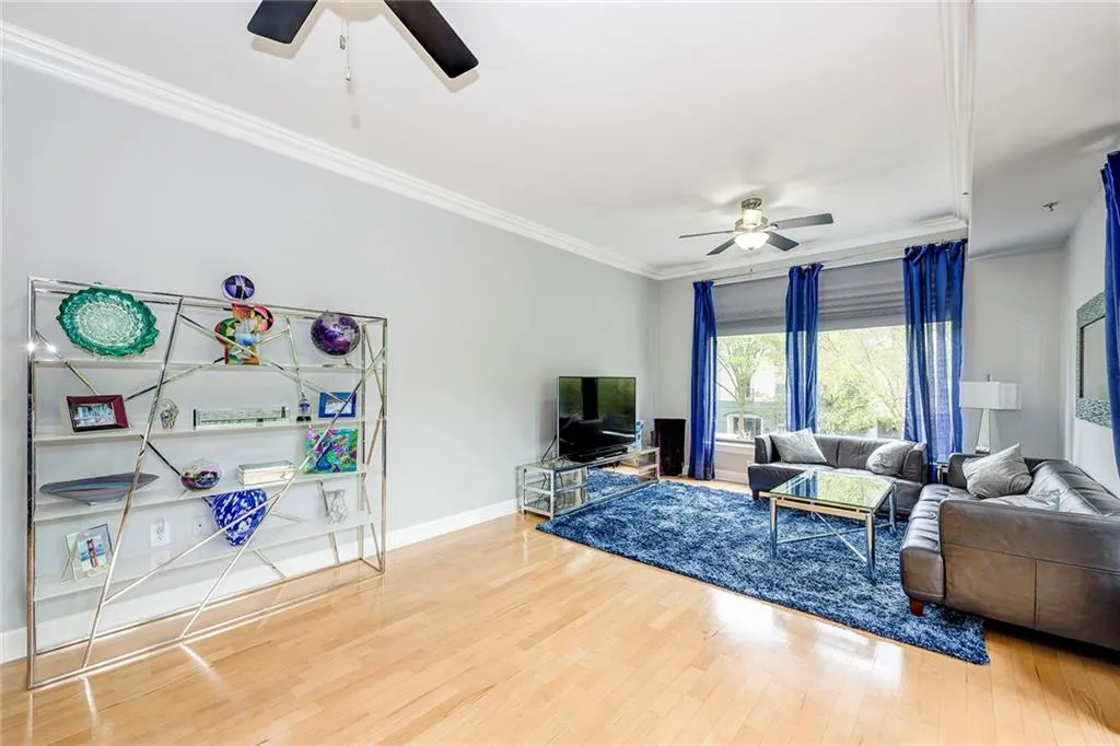 3445 Stratford Road Ne Unit 203, Atlanta, Georgia 30326, 1 Bedroom Bedrooms, ,1 BathroomBathrooms,Residential,Sold,3445 Stratford Road Ne Unit 203,5997443
