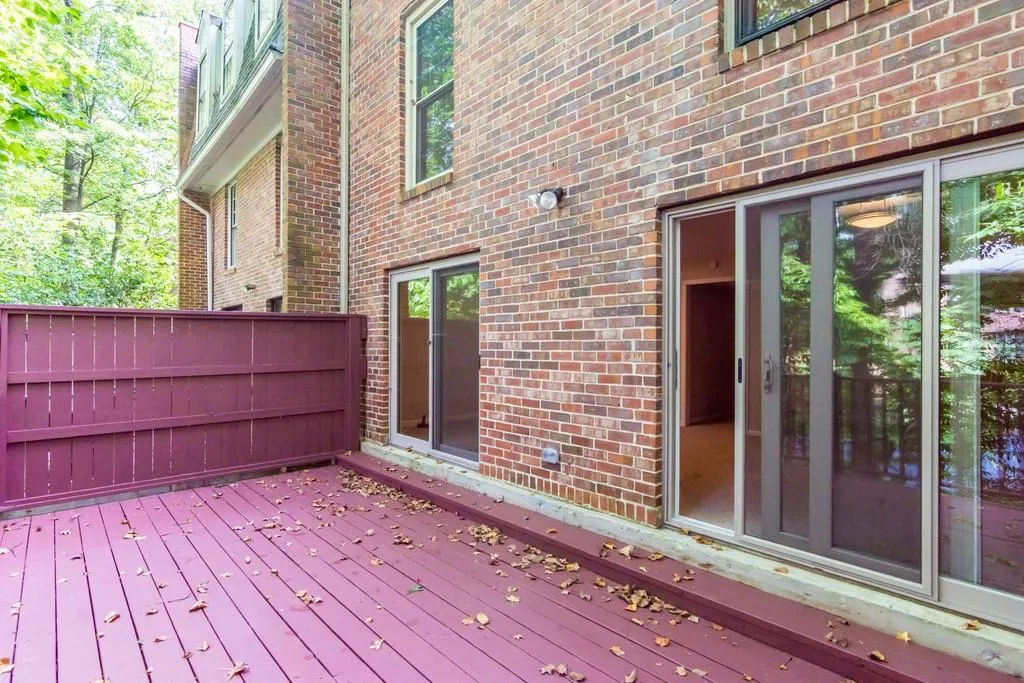 372 The Chace, Sandy Springs, Georgia 30328, 3 Bedrooms Bedrooms, ,3 BathroomsBathrooms,Residential,Sold,372 The Chace,6610221