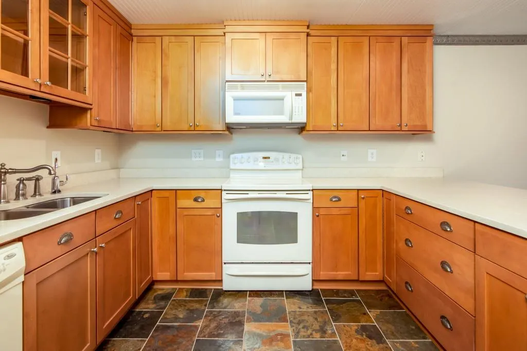372 The Chace, Sandy Springs, Georgia 30328, 3 Bedrooms Bedrooms, ,3 BathroomsBathrooms,Residential,Sold,372 The Chace,6610221