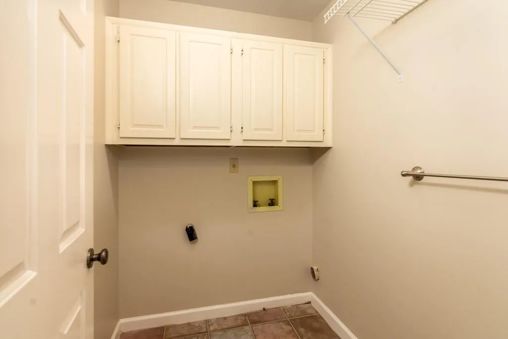 372 The Chace, Sandy Springs, Georgia 30328, 3 Bedrooms Bedrooms, ,3 BathroomsBathrooms,Residential,Sold,372 The Chace,6610221