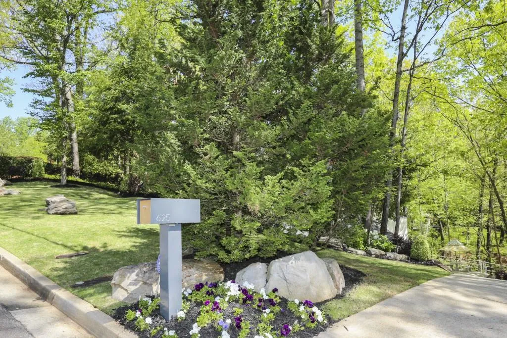 625 Idlewood Drive, Atlanta, Georgia 30327, 3 Bedrooms Bedrooms, ,3 BathroomsBathrooms,Residential,Sold,625 Idlewood Drive,5998877