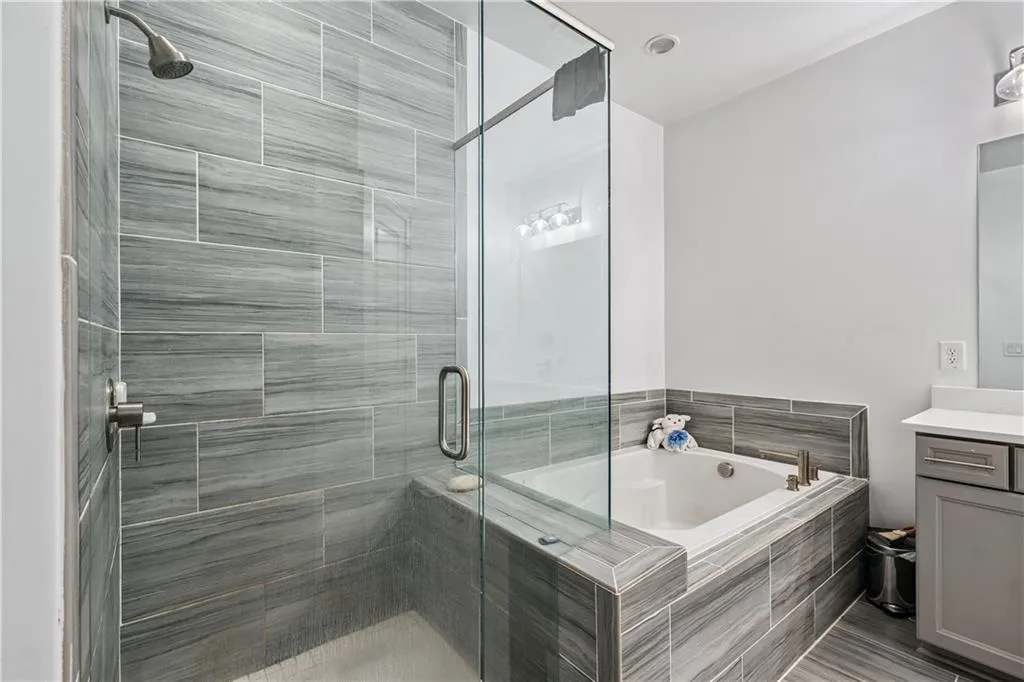 1049 Brandsford Street Nw Unit 27-01, Atlanta, Georgia 30318, 3 Bedrooms Bedrooms, ,3 BathroomsBathrooms,Residential,For Sale,1049 Brandsford Street Nw Unit 27-01,7597790