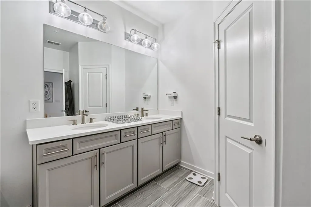 1049 Brandsford Street Nw Unit 27-01, Atlanta, Georgia 30318, 3 Bedrooms Bedrooms, ,3 BathroomsBathrooms,Residential,For Sale,1049 Brandsford Street Nw Unit 27-01,7597790