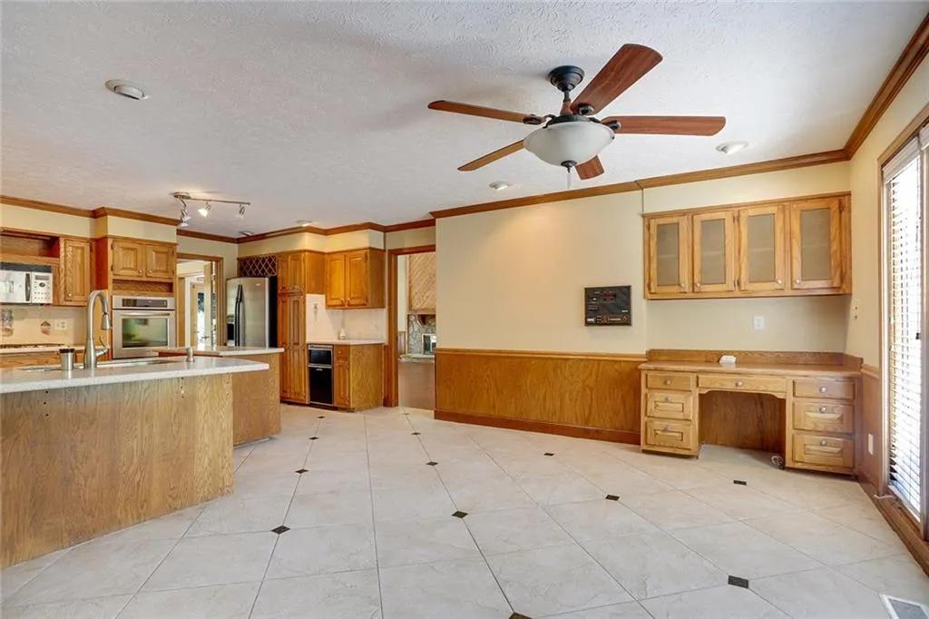 3350 Spalding Drive, Sandy Springs, Georgia 30350, 5 Bedrooms Bedrooms, ,4 BathroomsBathrooms,Residential,Sold,3350 Spalding Drive,5609055