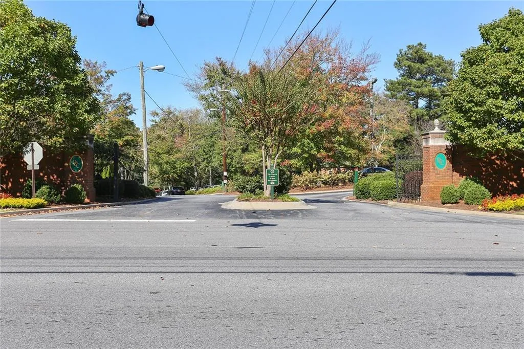 3350 Spalding Drive, Sandy Springs, Georgia 30350, 5 Bedrooms Bedrooms, ,4 BathroomsBathrooms,Residential,Sold,3350 Spalding Drive,5609055