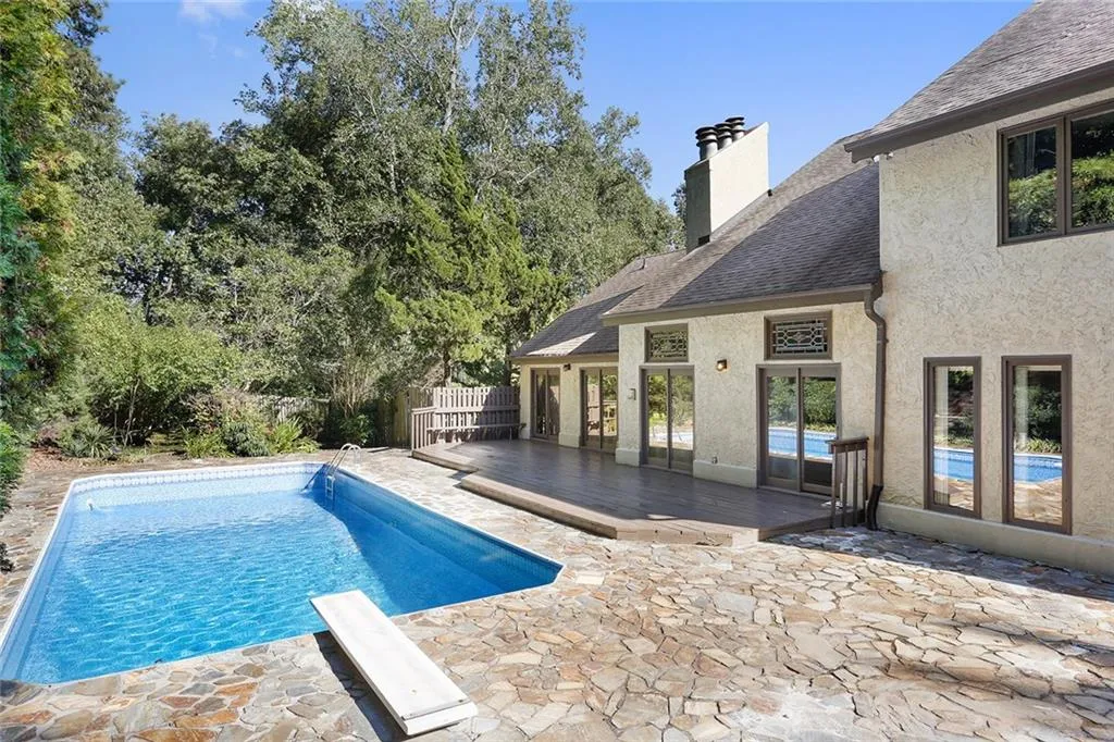 3350 Spalding Drive, Sandy Springs, Georgia 30350, 5 Bedrooms Bedrooms, ,4 BathroomsBathrooms,Residential,Sold,3350 Spalding Drive,5609055