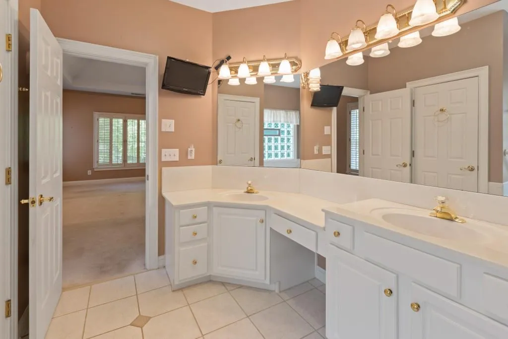 340 Whitley Park Drive, Sandy Springs, Georgia 30350, 4 Bedrooms Bedrooms, ,3 BathroomsBathrooms,Residential,Sold,340 Whitley Park Drive,7112588