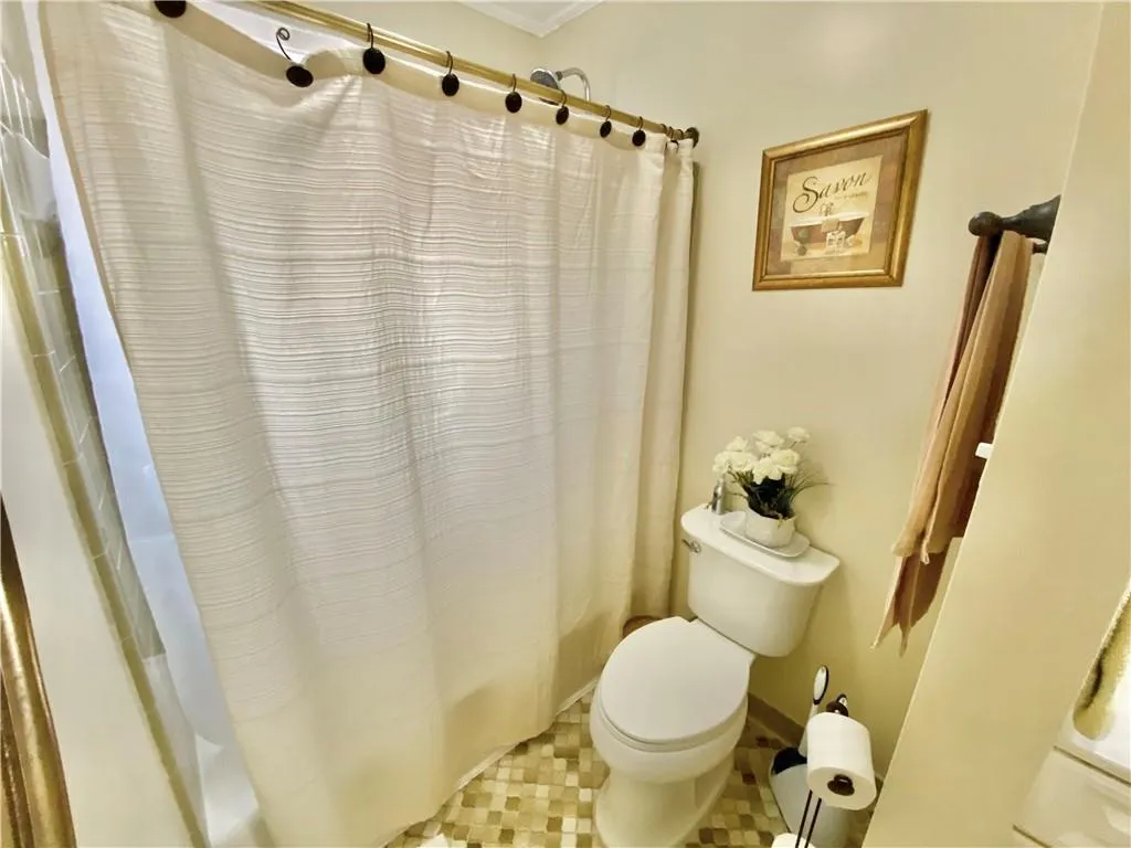 6700 Roswell Road Unit 28g, Sandy Springs, Georgia 30328, 2 Bedrooms Bedrooms, ,2 BathroomsBathrooms,Residential,Sold,6700 Roswell Road Unit 28g,6810512