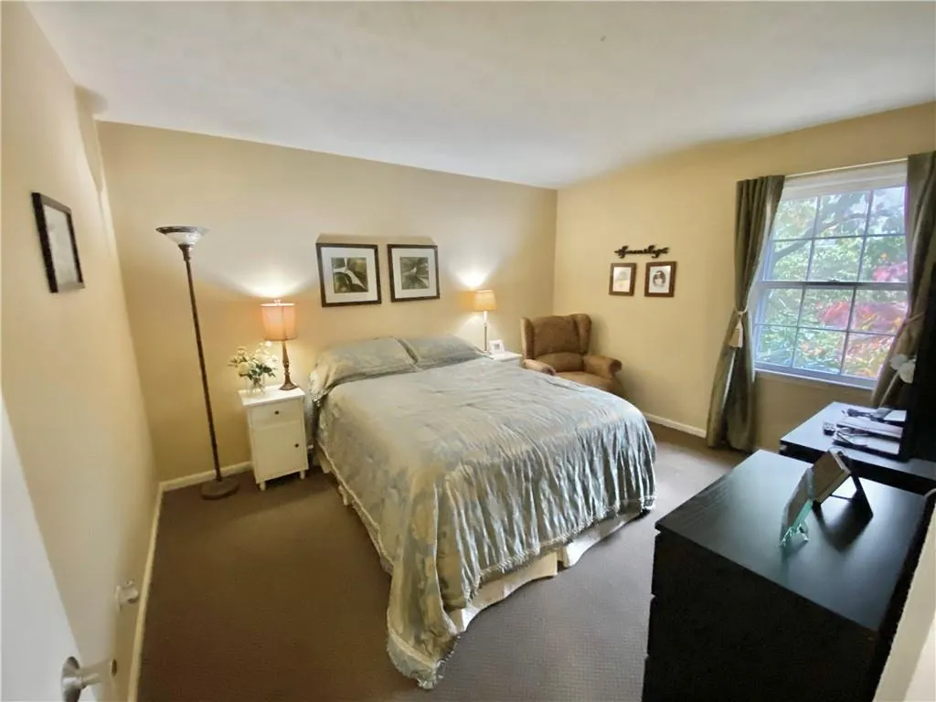 6700 Roswell Road Unit 28g, Sandy Springs, Georgia 30328, 2 Bedrooms Bedrooms, ,2 BathroomsBathrooms,Residential,Sold,6700 Roswell Road Unit 28g,6810512