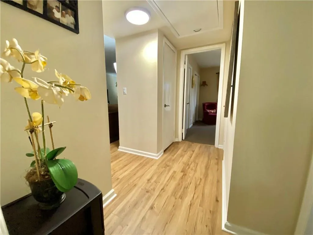 6700 Roswell Road Unit 28g, Sandy Springs, Georgia 30328, 2 Bedrooms Bedrooms, ,2 BathroomsBathrooms,Residential,Sold,6700 Roswell Road Unit 28g,6810512