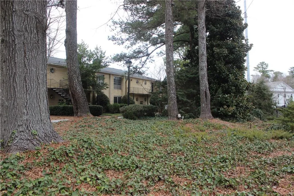 5400 Roswell Road Unit P8, Sandy Springs, Georgia 30342, 2 Bedrooms Bedrooms, ,1 BathroomBathrooms,Residential,Sold,5400 Roswell Road Unit P8,6125394