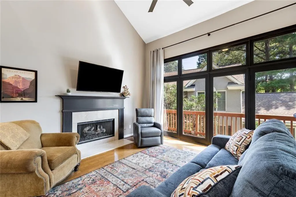 Hello sunshine! The wall of floor to ceiling windo