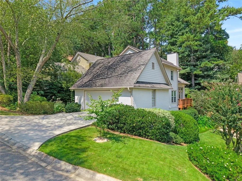 The HOA fee cover landscape maintenance in the front yard and community common areas.