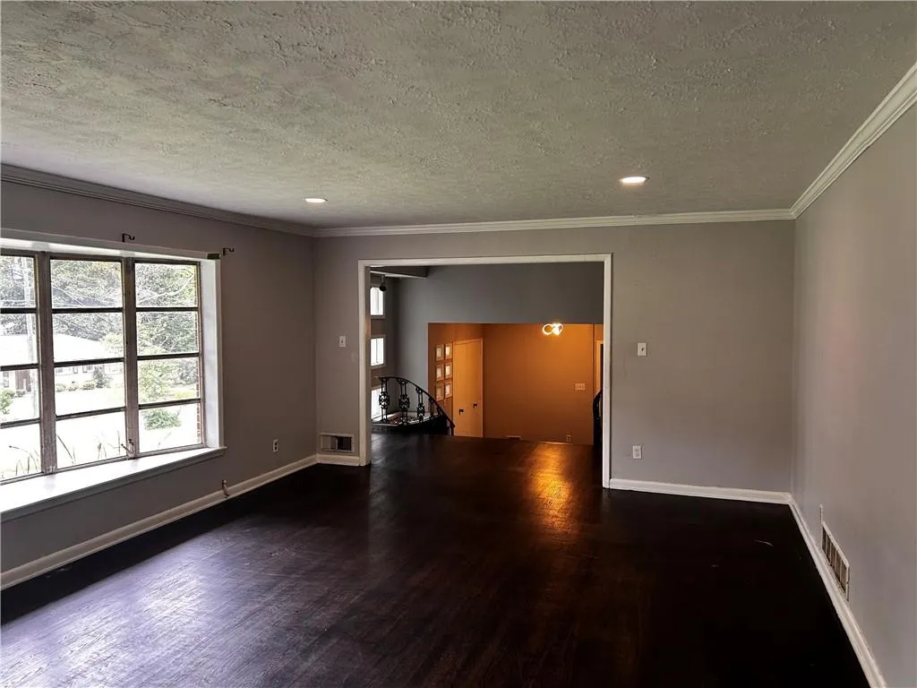 819 Venetta Place Nw, Atlanta, Georgia 30318, 5 Bedrooms Bedrooms, ,3 BathroomsBathrooms,Residential,For Sale,819 Venetta Place Nw,7627044