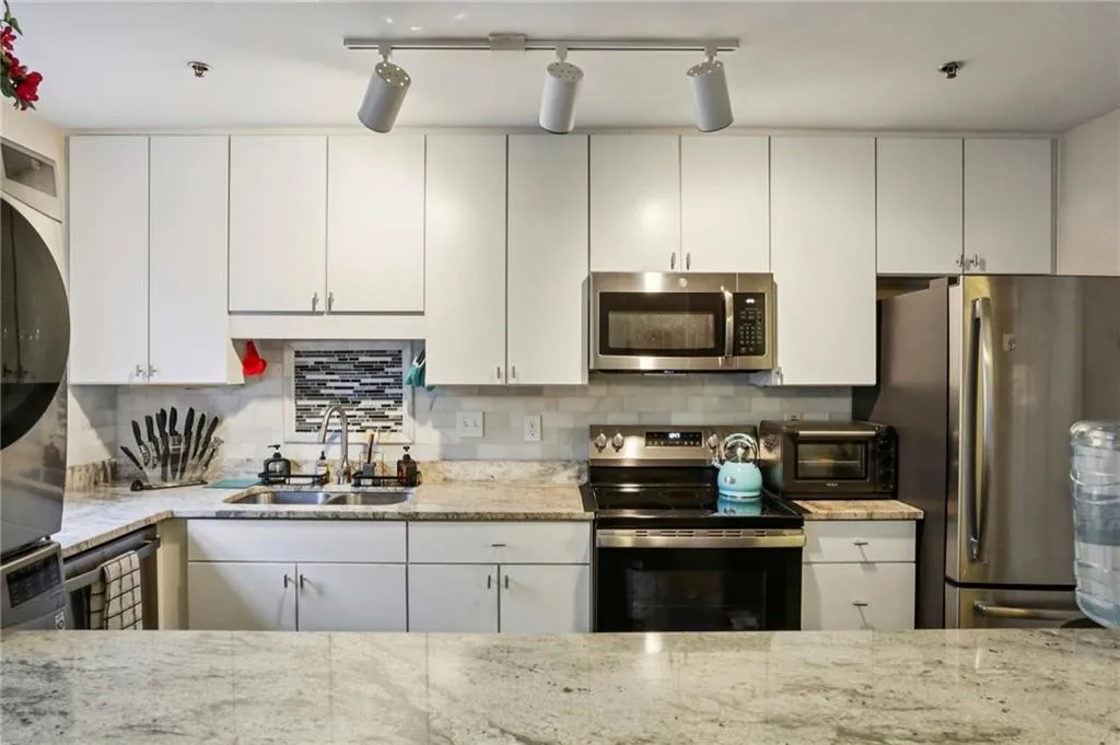 105 N River Drive Unit C, Atlanta, Georgia 30350, 2 Bedrooms Bedrooms, ,2 BathroomsBathrooms,Residential,For Sale,105 N River Drive Unit C,7757256