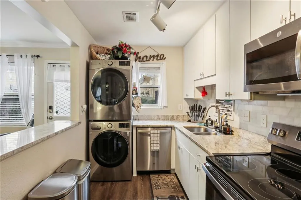 105 N River Drive Unit C, Atlanta, Georgia 30350, 2 Bedrooms Bedrooms, ,2 BathroomsBathrooms,Residential,For Sale,105 N River Drive Unit C,7757256