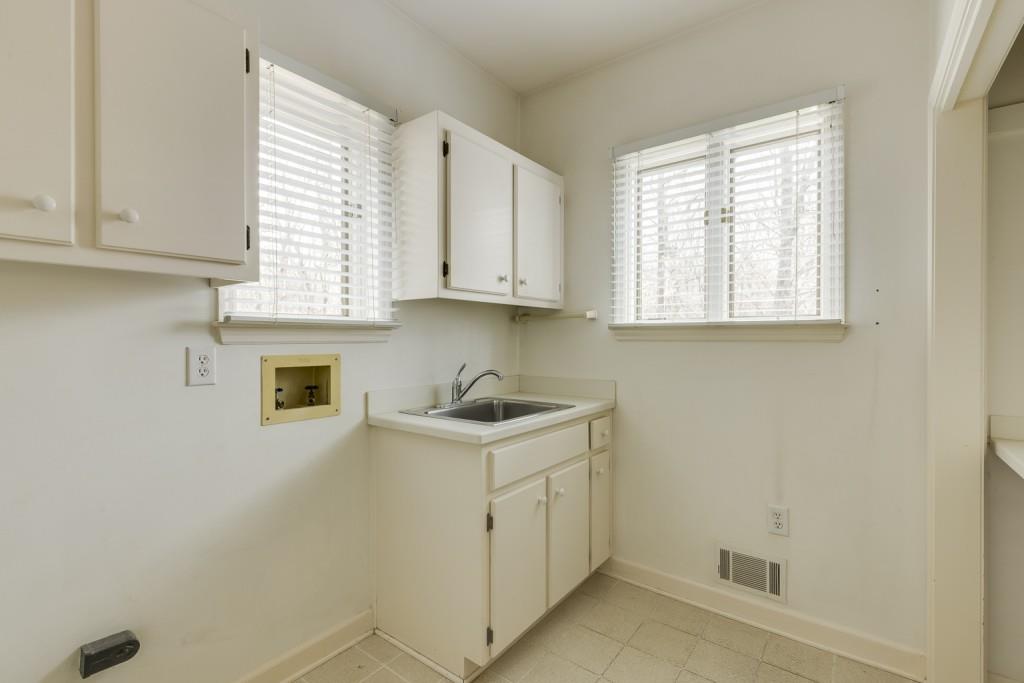 660 Bittersweet Trail, Sandy Springs, Georgia 30350, 5 Bedrooms Bedrooms, ,4 BathroomsBathrooms,Residential,Sold,660 Bittersweet Trail,7342385