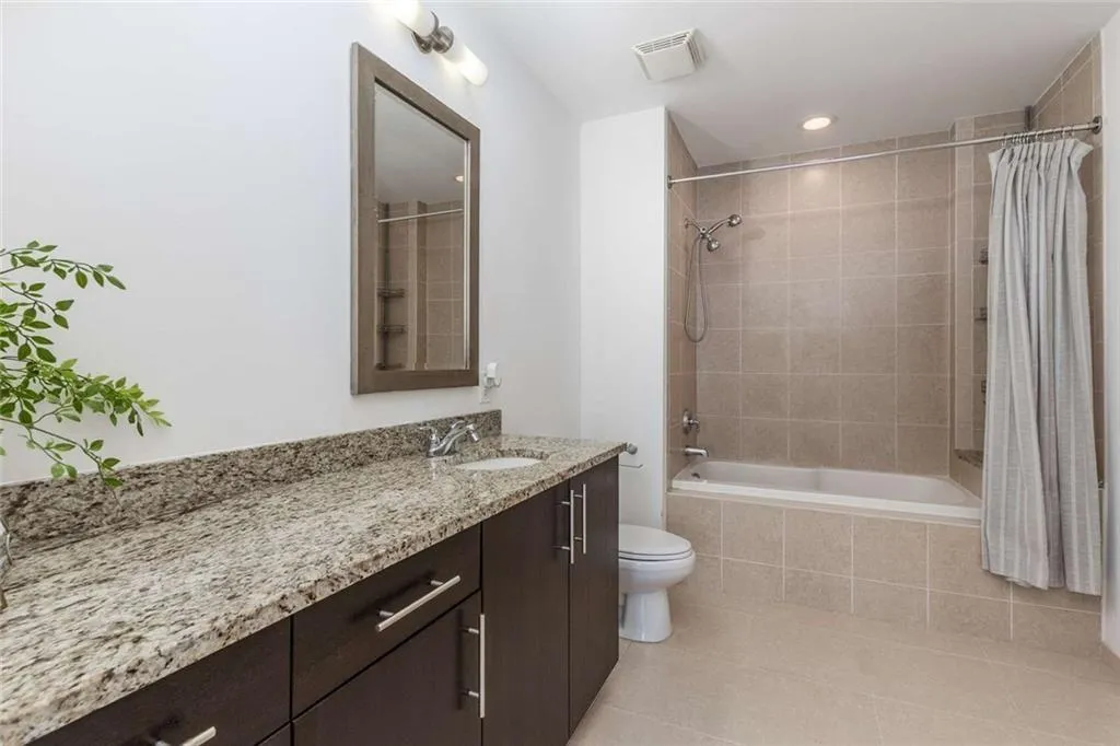 1080 Peachtree Street Ne Unit 1006, Atlanta, Georgia 30309, 1 Bedroom Bedrooms, ,1 BathroomBathrooms,Residential,For Sale,1080 Peachtree Street Ne Unit 1006,7671359
