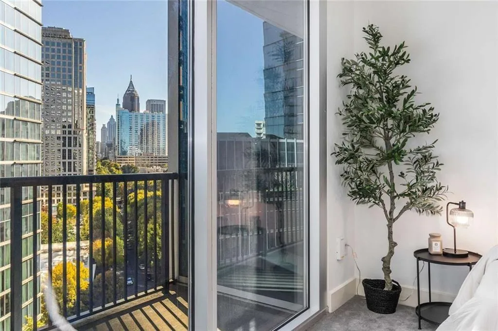 1080 Peachtree Street Ne Unit 1006, Atlanta, Georgia 30309, 1 Bedroom Bedrooms, ,1 BathroomBathrooms,Residential,For Sale,1080 Peachtree Street Ne Unit 1006,7671359