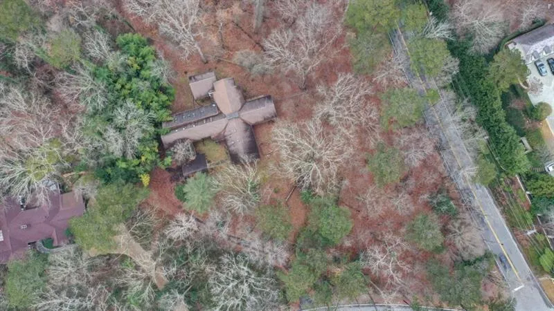 1165 W Garmon Road, Atlanta, Georgia 30327, 4 Bedrooms Bedrooms, ,3 BathroomsBathrooms,Residential,Sold,1165 W Garmon Road,6900504