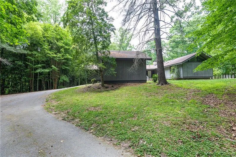 1165 W Garmon Road, Atlanta, Georgia 30327, 4 Bedrooms Bedrooms, ,3 BathroomsBathrooms,Residential,Sold,1165 W Garmon Road,6900504