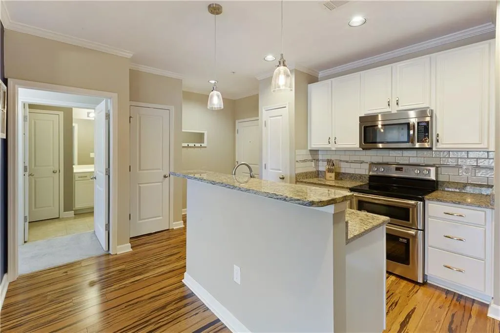 7265 Glisten Avenue Unit 127, Atlanta, Georgia 30328, 2 Bedrooms Bedrooms, ,2 BathroomsBathrooms,Residential,Sold,7265 Glisten Avenue Unit 127,6834247
