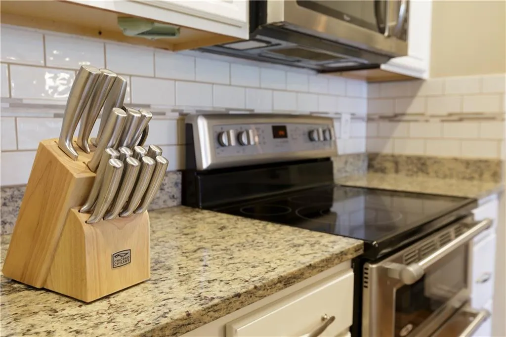 7265 Glisten Avenue Unit 127, Atlanta, Georgia 30328, 2 Bedrooms Bedrooms, ,2 BathroomsBathrooms,Residential,Sold,7265 Glisten Avenue Unit 127,6834247