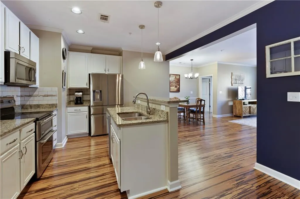 7265 Glisten Avenue Unit 127, Atlanta, Georgia 30328, 2 Bedrooms Bedrooms, ,2 BathroomsBathrooms,Residential,Sold,7265 Glisten Avenue Unit 127,6834247