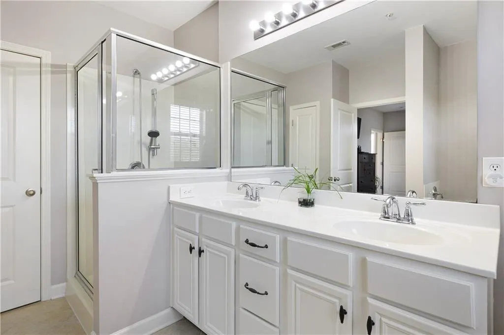 7265 Glisten Avenue Unit 127, Atlanta, Georgia 30328, 2 Bedrooms Bedrooms, ,2 BathroomsBathrooms,Residential,Sold,7265 Glisten Avenue Unit 127,6834247