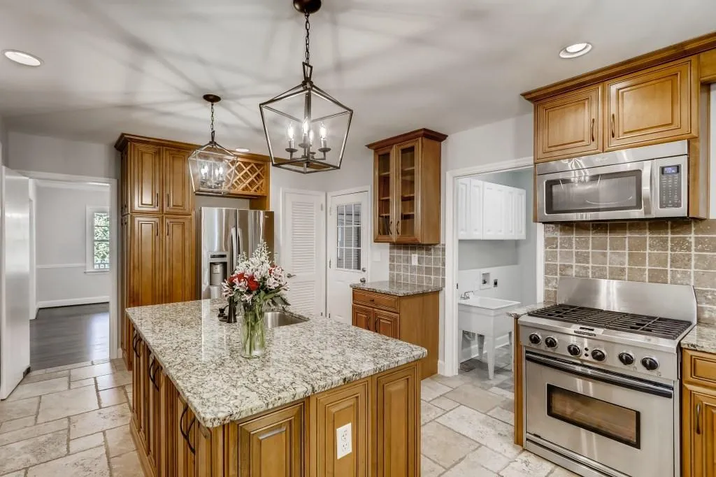 785 Starlight Lane Ne, Atlanta, Georgia 30342, 4 Bedrooms Bedrooms, ,4 BathroomsBathrooms,Residential,Sold,785 Starlight Lane Ne,6791201
