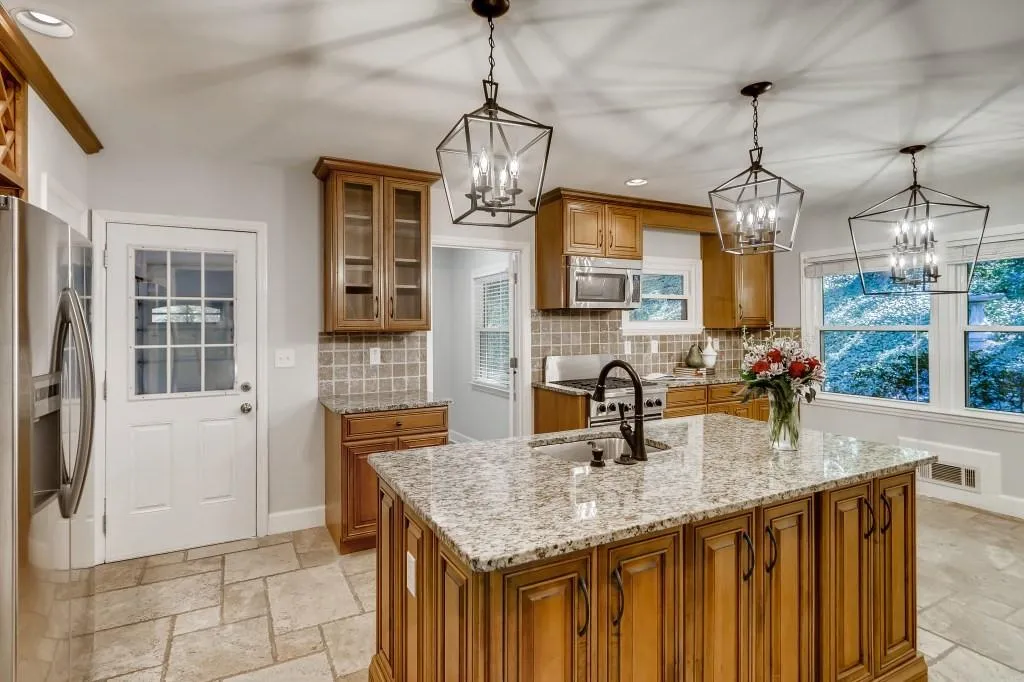 785 Starlight Lane Ne, Atlanta, Georgia 30342, 4 Bedrooms Bedrooms, ,4 BathroomsBathrooms,Residential,Sold,785 Starlight Lane Ne,6791201