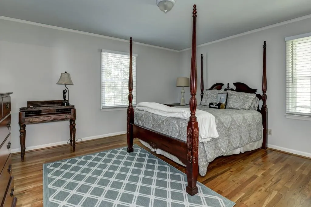 5300 New London Trace, Atlanta, Georgia 30327, 5 Bedrooms Bedrooms, ,3 BathroomsBathrooms,Residential,Sold,5300 New London Trace,5605164