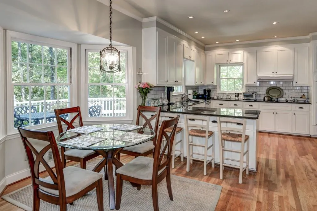 5300 New London Trace, Atlanta, Georgia 30327, 5 Bedrooms Bedrooms, ,3 BathroomsBathrooms,Residential,Sold,5300 New London Trace,5605164