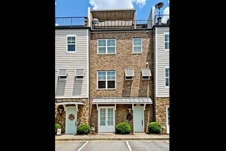 104 Canton Way, Roswell, Georgia 30075