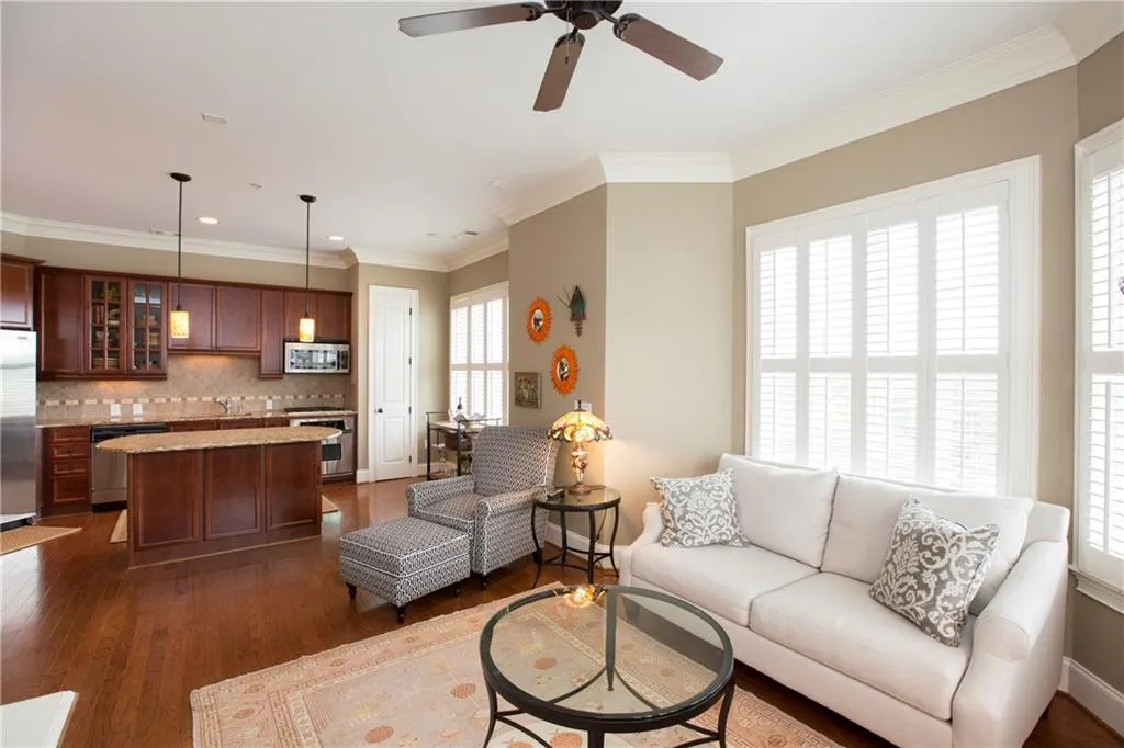 3635 E Paces Circle Ne Unit 1406, Atlanta, Georgia 30326, 2 Bedrooms Bedrooms, ,2 BathroomsBathrooms,Residential,Sold,3635 E Paces Circle Ne Unit 1406,5993025