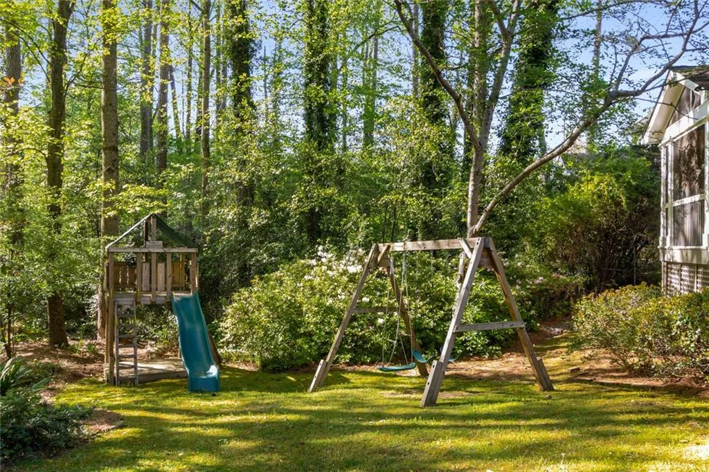 6990 Brandon Mill Road Nw, Atlanta, Georgia 30328, 4 Bedrooms Bedrooms, ,3 BathroomsBathrooms,Residential,Sold,6990 Brandon Mill Road Nw,7582877