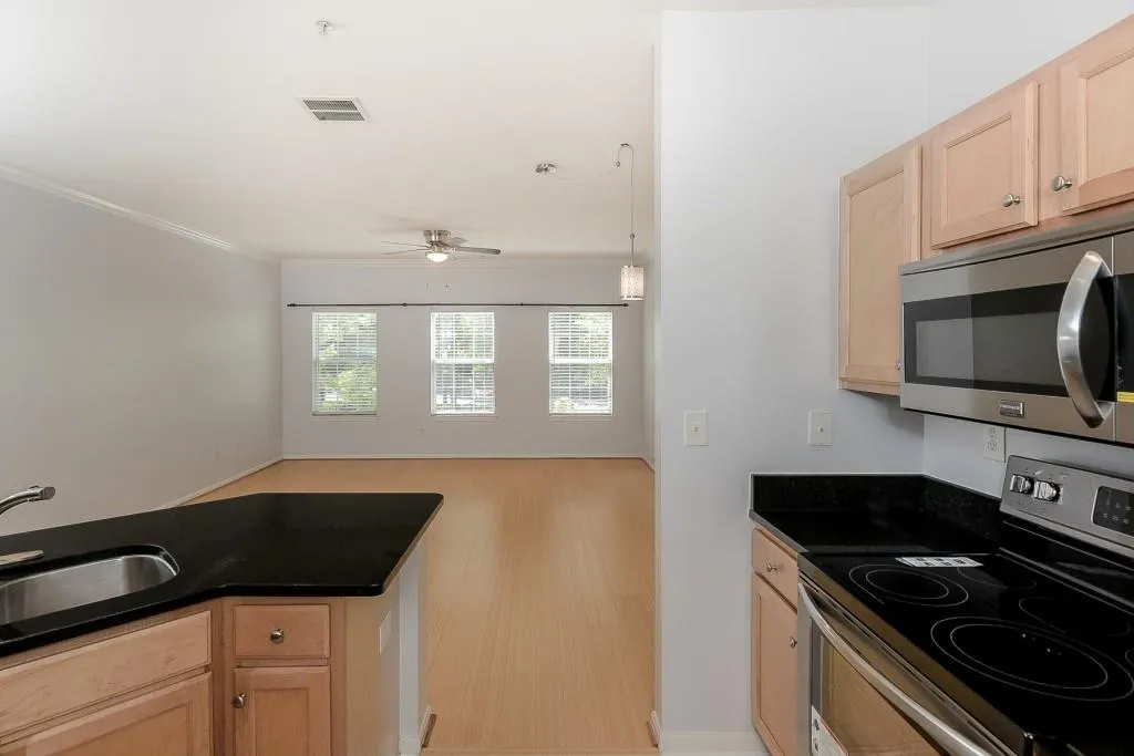 5641 Roswell Road Unit 207, Atlanta, Georgia 30342, 1 Bedroom Bedrooms, ,1 BathroomBathrooms,Residential,Sold,5641 Roswell Road Unit 207,5846311
