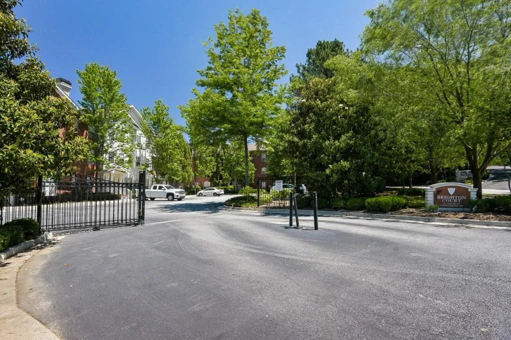 5641 Roswell Road Unit 207, Atlanta, Georgia 30342, 1 Bedroom Bedrooms, ,1 BathroomBathrooms,Residential,Sold,5641 Roswell Road Unit 207,5846311