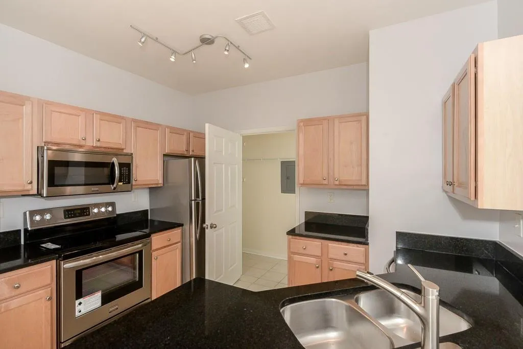 5641 Roswell Road Unit 207, Atlanta, Georgia 30342, 1 Bedroom Bedrooms, ,1 BathroomBathrooms,Residential,Sold,5641 Roswell Road Unit 207,5846311